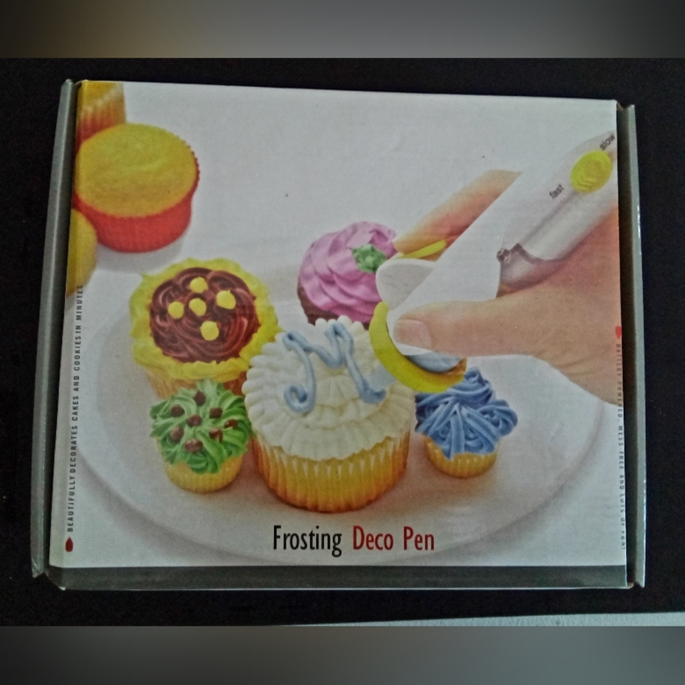 NIB Frosting Decorating Kit Cookies Cupcake Icing Tips Color Instructions Recipe